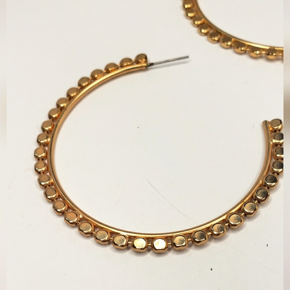 Gold tone spotted hoop earrings - Picture 4 of 5